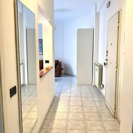 Marcos House Metro A *