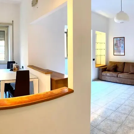 Marcos House Metro A * Rom