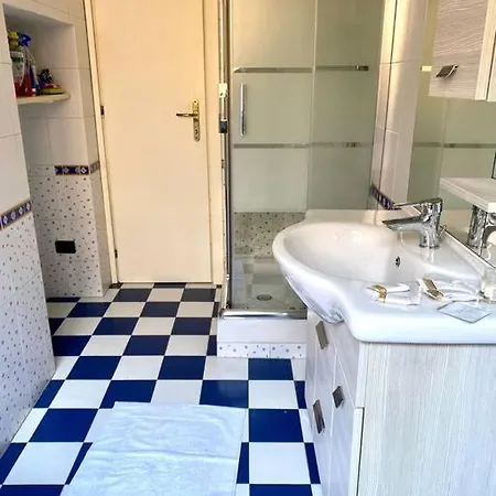 Marcos House Metro A Rom